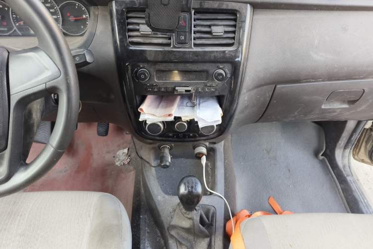 Used Wuling Rongguang V 2016 1.5L Standard Version Audio And AC Panel