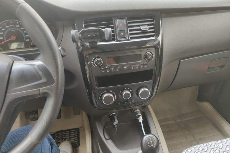 Used Wuling Rongguang V 2016 1.5L Standard Version Audio And AC Panel