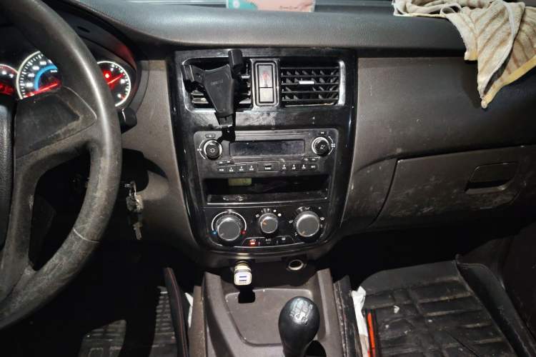 Used Wuling Rongguang V 2016 1.5L Standard Version Audio And AC Panel