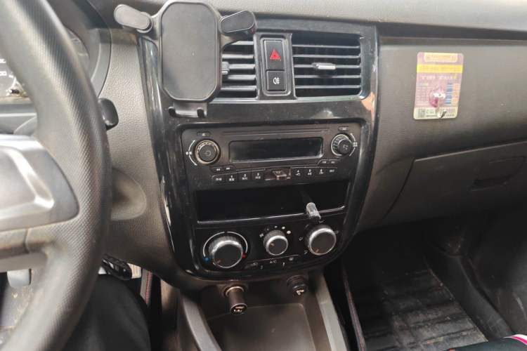 Used Wuling Rongguang V 2016 1.5L Standard Version Audio And AC Panel