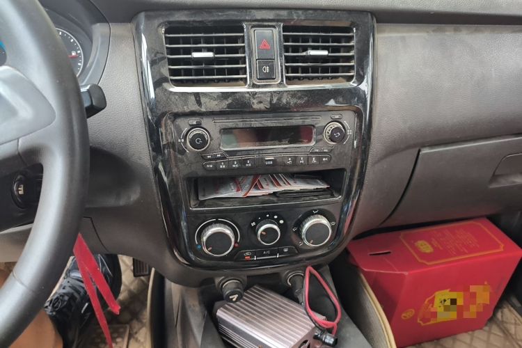 Used Wuling Rongguang V 2016 1.5L Standard Version Audio And AC Panel