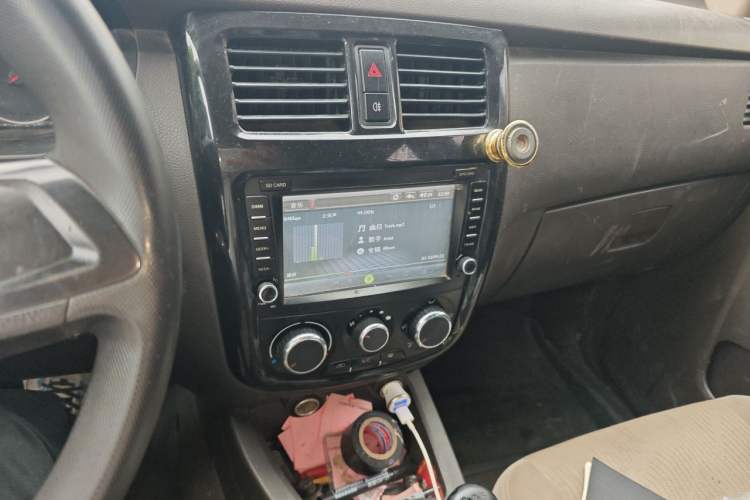 Used Wuling Rongguang V 2016 1.5L Standard Version Audio And AC Panel