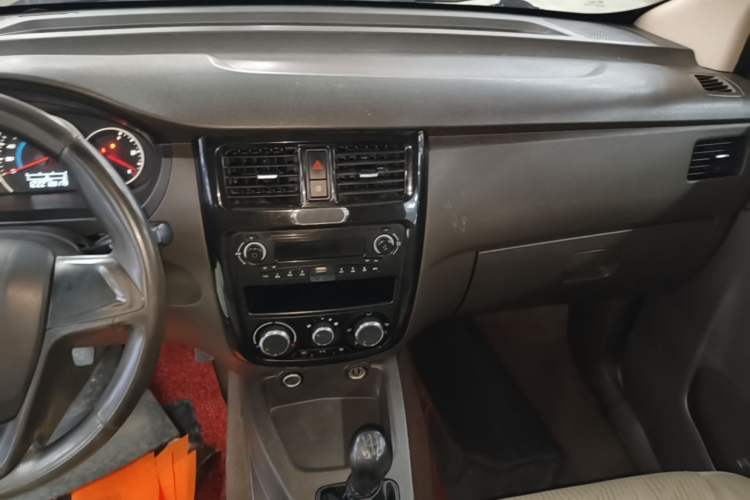 Used Wuling Rongguang V 2016 1.5L Standard Version Audio And AC Panel