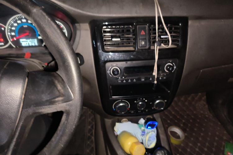 Used Wuling Rongguang V 2016 1.2L Standard Version Audio And AC Panel