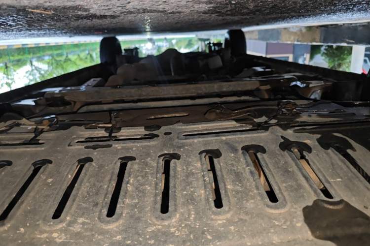 Used Wuling Rongguang V 2016 1.2L Practical Version Chassis Front