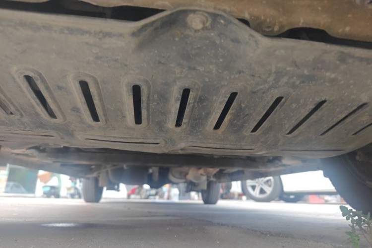 Used Wuling Rongguang V 2016 1.2L Practical Model Non-Power-Assisted Chassis Front