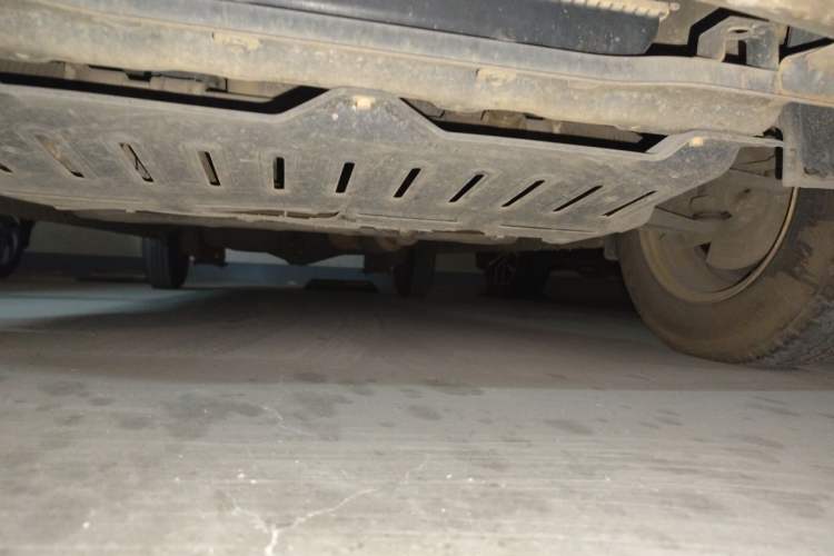 Used Wuling Rongguang V 2016 1.5L Practical Version Non-Power-Assisted Chassis Front