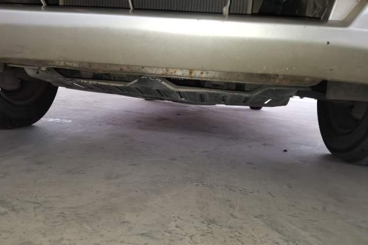 Used Wuling Rongguang V 2016 1.5L Practical Version Chassis Front