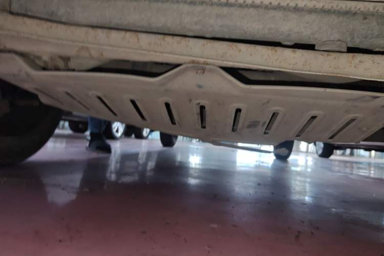 Used Wuling Rongguang V 2016 1.5L Practical Version Chassis Front