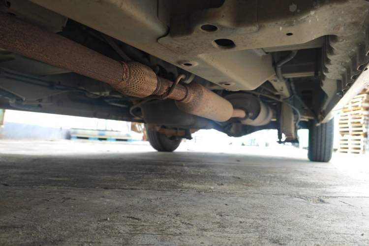 Used Wuling Rongguang V 2016 1.5L Practical Version Non-Power-Assisted Chassis Front Left