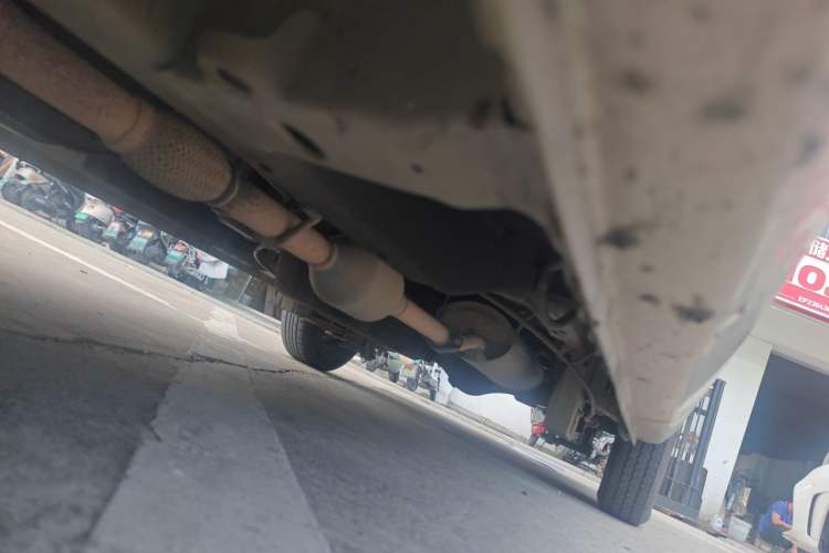Used Wuling Rongguang V 2016 1.2L Practical Model Non-Power-Assisted Chassis Front Left