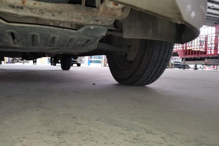 Used Wuling Rongguang V 2016 1.5L Practical Version Chassis Front Left
