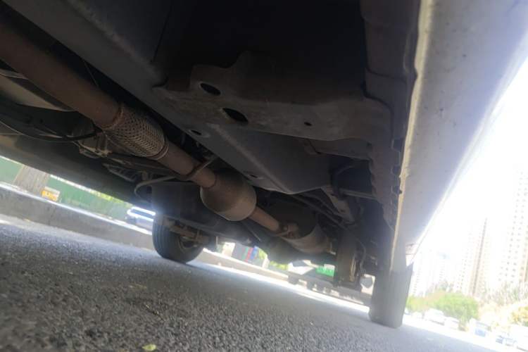 Used Wuling Rongguang V 2016 1.2L Practical Model Non-Power-Assisted Chassis Front Left