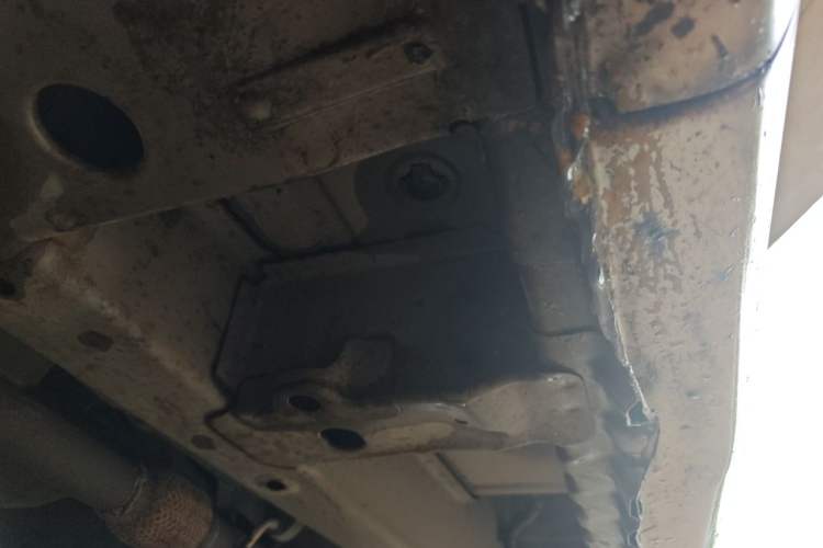 Used Wuling Rongguang V 2016 1.5L Standard Version Chassis Front Left