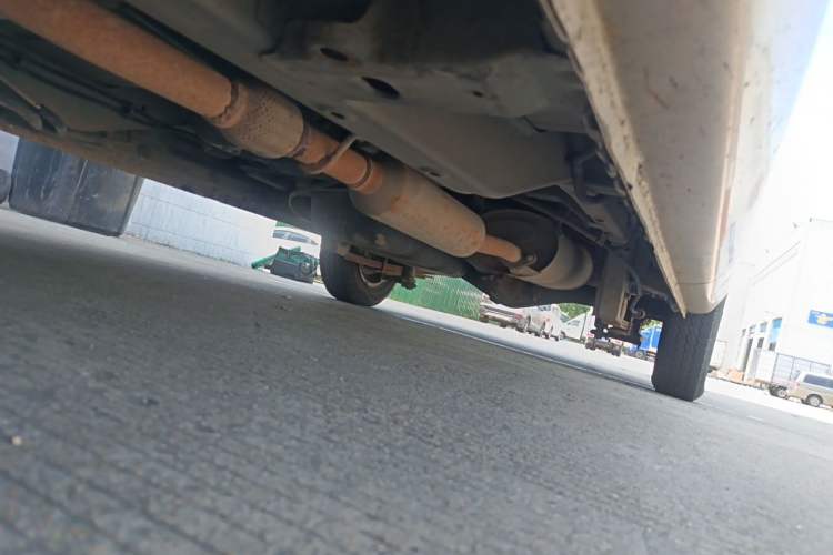 Used Wuling Rongguang V 2016 1.5L Practical Version Non-Power-Assisted Chassis Front Left
