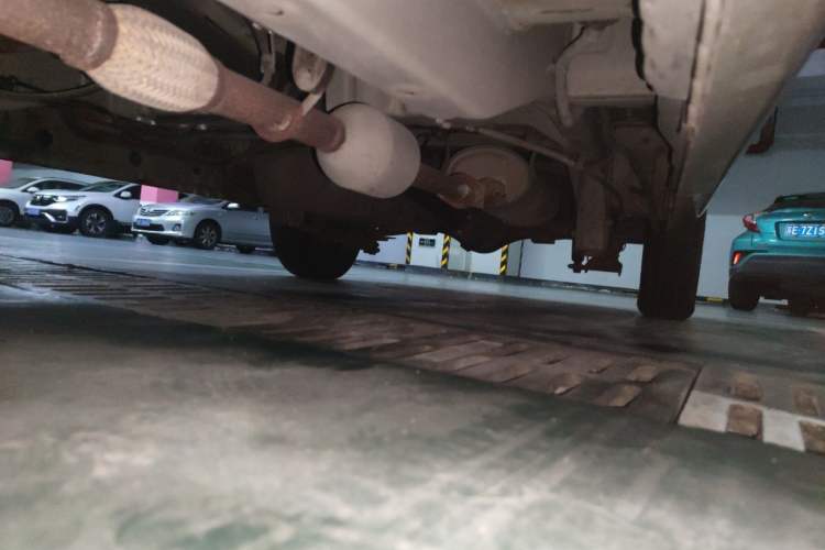 Used Wuling Rongguang V 2016 1.2L Practical Version Chassis Front Left