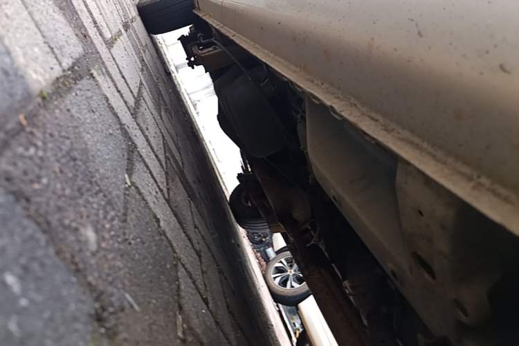 Used Wuling Rongguang V 2016 1.5L Practical Version Chassis Front Right