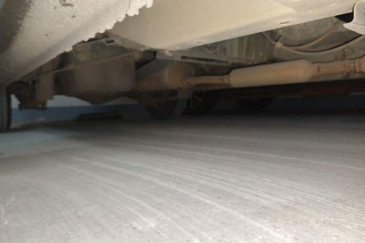 Used Wuling Rongguang V 2016 1.5L Practical Version Non-Power-Assisted Chassis Front Right