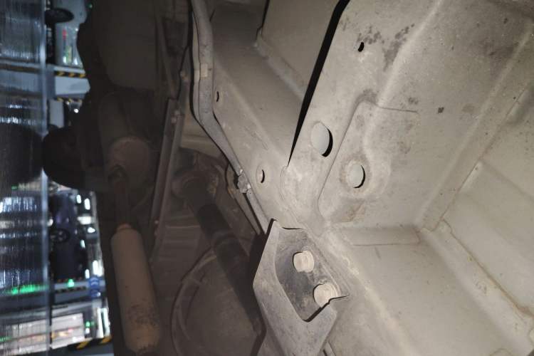 Used Wuling Rongguang V 2016 1.5L Standard Version Chassis Front Right
