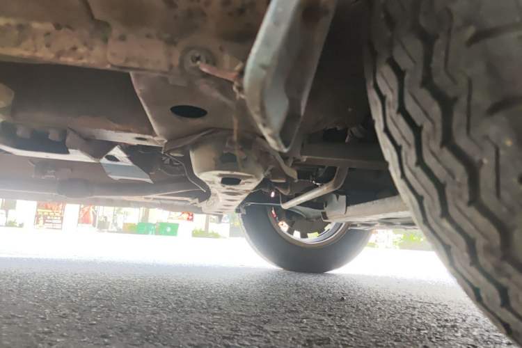 Used Wuling Rongguang V 2016 1.5L Practical Version Non-Power-Assisted Chassis Front Right