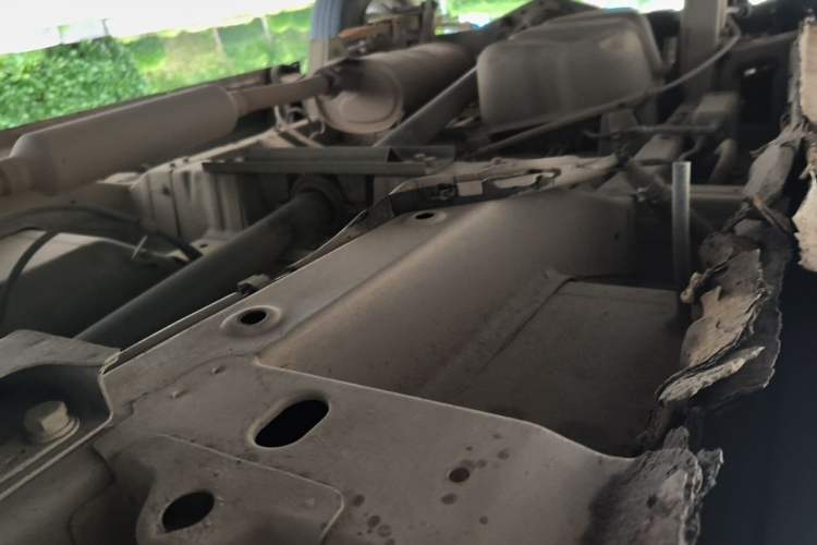 Used Wuling Rongguang V 2016 1.5L Standard Version Chassis Front Right