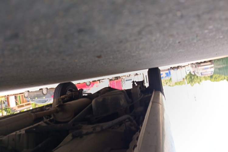 Used Wuling Rongguang V 2016 1.5L Practical Version Non-Power-Assisted Chassis Front Right