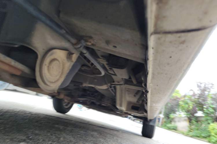 Used Wuling Rongguang V 2016 1.5L Standard Version Chassis Front Right