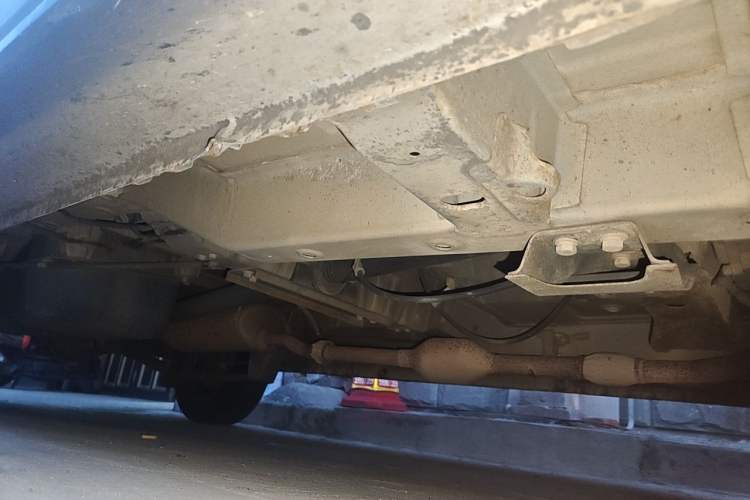 Used Wuling Rongguang V 2016 1.2L Practical Model Non-Power-Assisted Chassis Front Right