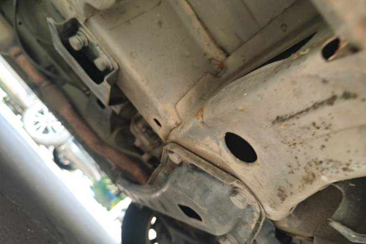 Used Wuling Rongguang V 2016 1.5L Standard Version Chassis Front Right