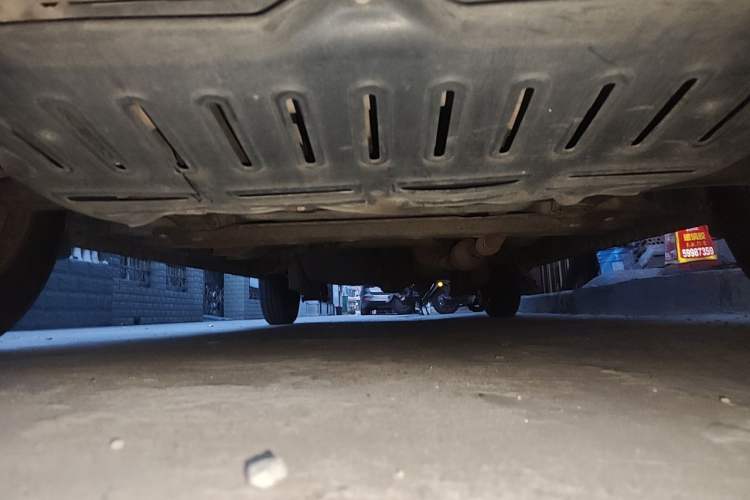 Used Wuling Rongguang V 2016 1.2L Practical Model Non-Power-Assisted Chassis Front
