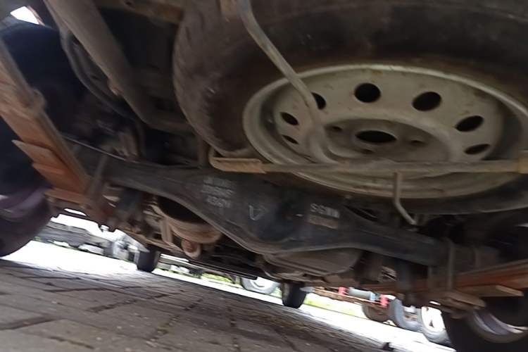 Used Wuling Rongguang V 2016 1.5L Practical Version Chassis Rear