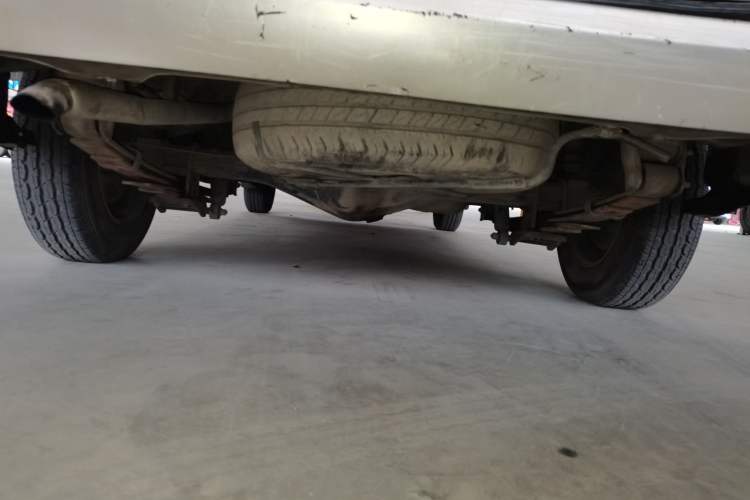 Used Wuling Rongguang V 2016 1.5L Practical Version Chassis Rear