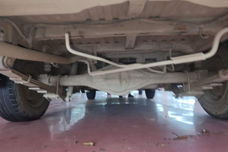 Used Wuling Rongguang V 2016 1.5L Practical Version Chassis Rear