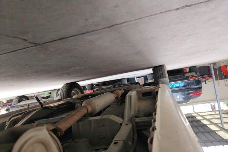 Used Wuling Rongguang V 2016 1.5L Standard Version Chassis Rear Left