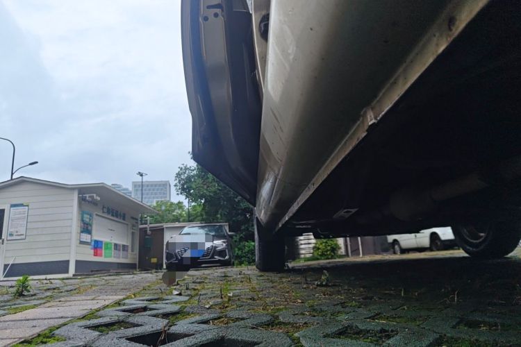 Used Wuling Rongguang V 2016 1.2L Standard Version Chassis Rear Left