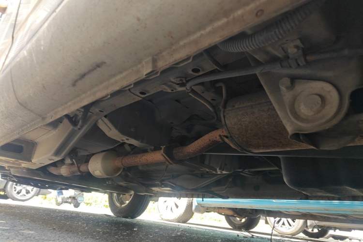 Used Wuling Rongguang V 2016 1.2L Standard Version Chassis Rear Left