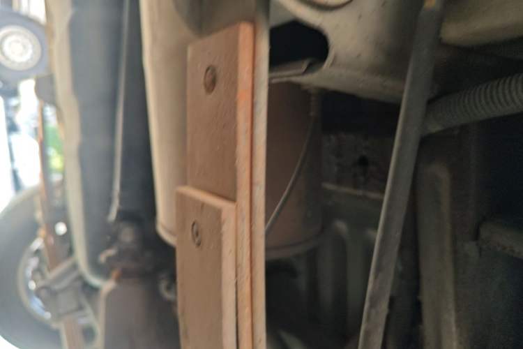 Used Wuling Rongguang V 2016 1.5L Standard Version Chassis Rear Left