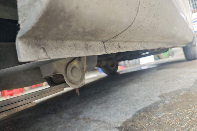 Used Wuling Rongguang V 2016 1.5L Standard Version Chassis Rear Right