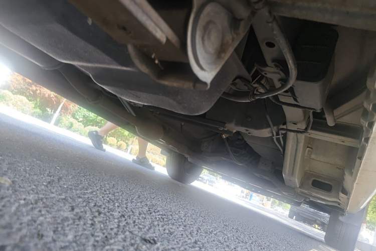Used Wuling Rongguang V 2016 1.2L Practical Model Non-Power-Assisted Chassis Rear Right