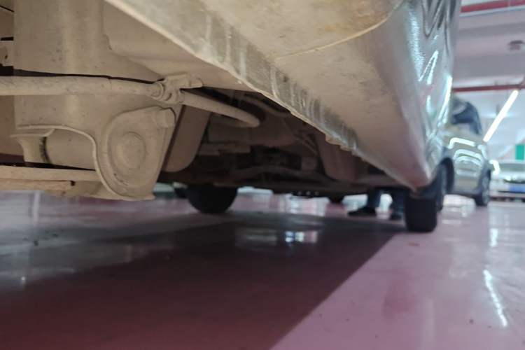 Used Wuling Rongguang V 2016 1.5L Practical Version Chassis Rear Right