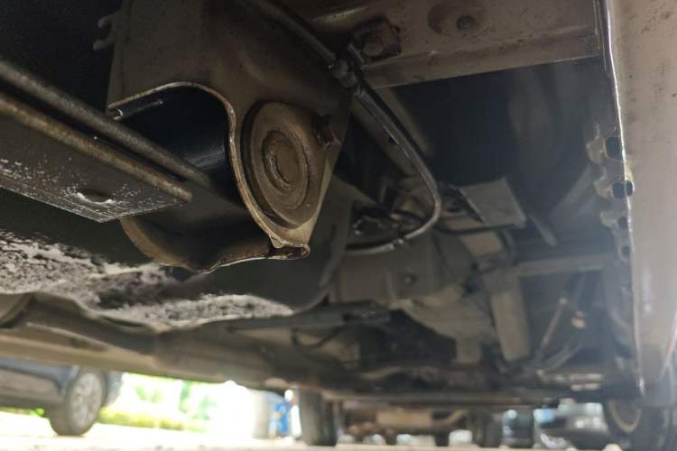 Used Wuling Rongguang V 2016 1.5L Standard Version Chassis Rear Right