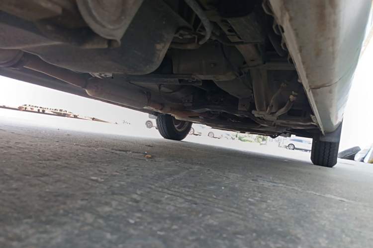 Used Wuling Rongguang V 2016 1.5L Practical Version Non-Power-Assisted Chassis Rear Right