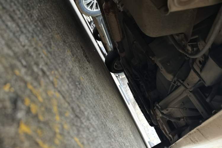 Used Wuling Rongguang V 2016 1.5L Standard Version Chassis Rear Right
