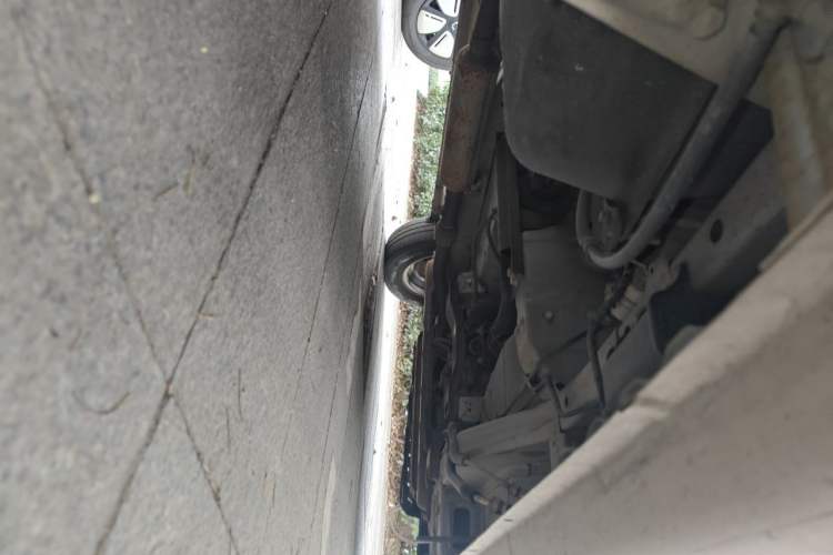 Used Wuling Rongguang V 2016 1.5L Standard Version Chassis Rear Right