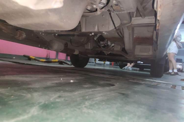 Used Wuling Rongguang V 2016 1.2L Practical Version Chassis Rear Right