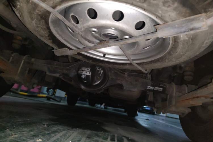 Used Wuling Rongguang V 2016 1.2L Practical Version Chassis Rear