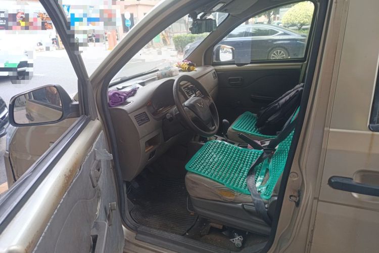 Used Wuling Rongguang V 2016 1.5L Practical Version Driver Seat