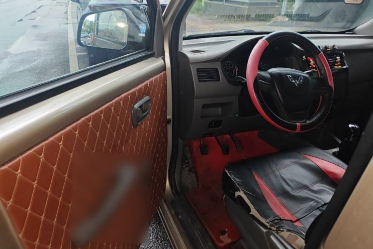 Used Wuling Rongguang V 2016 1.2L Practical Version Driver Seat