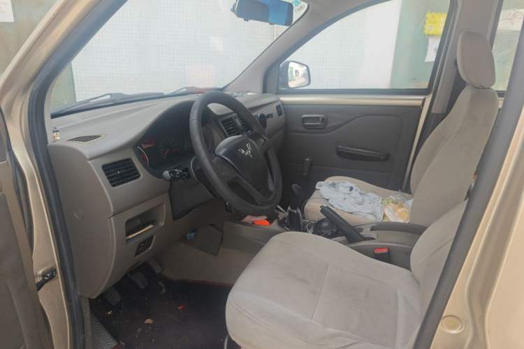 Used Wuling Rongguang V 2016 1.5L Practical Version Non-Power-Assisted Driver Seat