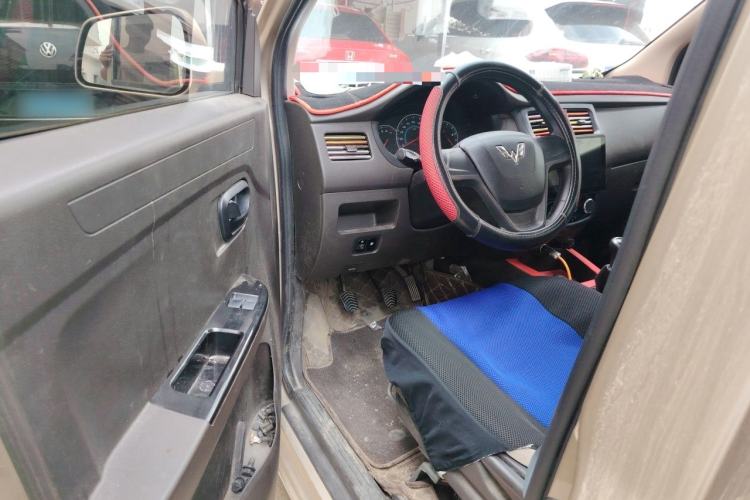 Used Wuling Rongguang V 2016 1.5L Standard Version Driver Seat